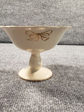 Mint Vtg Teleflora Pedestal Footed Candy Dish Cream Color w Gold Ribbon Bow Trim